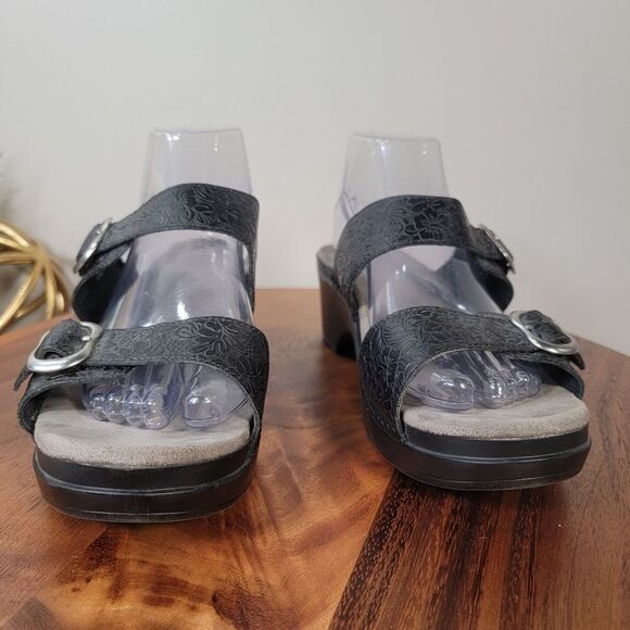 Dansko Sophie Black floral Tooled Leather Clog Sandals Size 41 Comfy Boho Retro - Picture 2 of 16